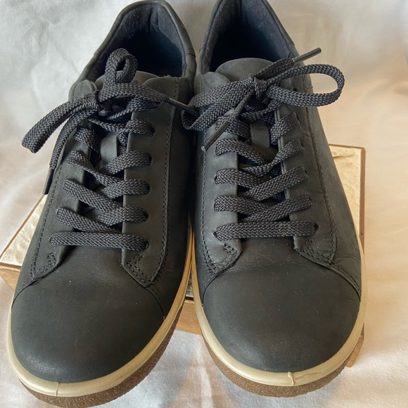 Ecco Hydromax Danish Design Black Leather Athletic Shoe Low-Top US 6-6.5. EU 37 - Picture 2 of 10